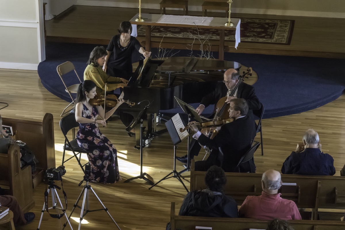 Raluca Dumitrache performing in concert